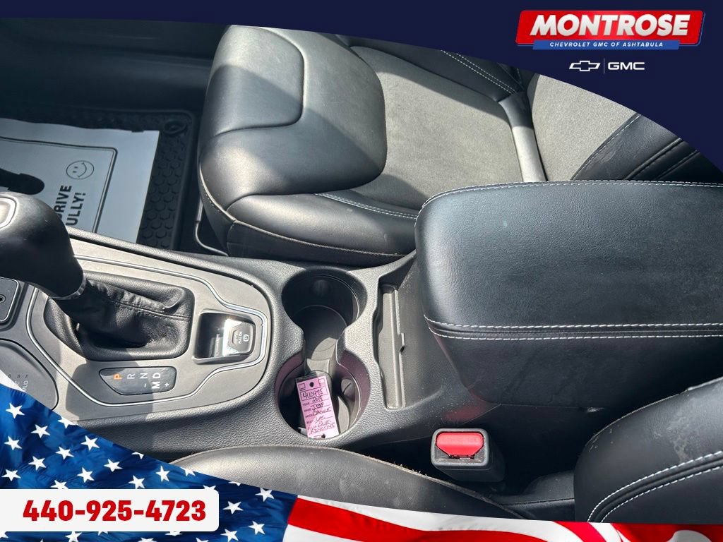 Used 2019 Jeep Cherokee Latitude Plus w/ Comfort/Convenience Group AWD/4WD image 16
