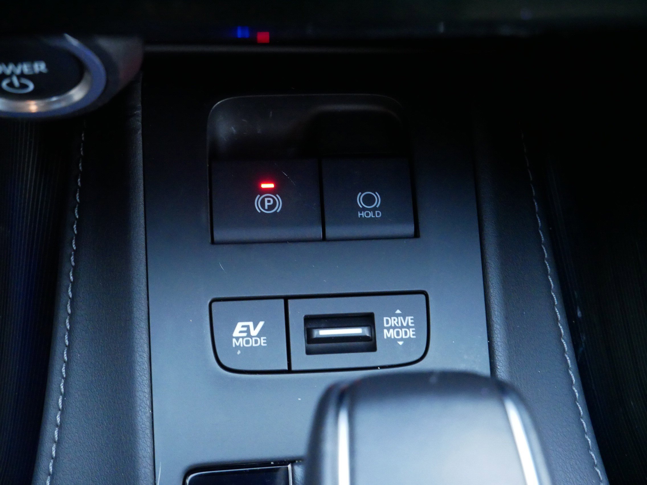 Used 2024 Toyota Venza XLE image 31