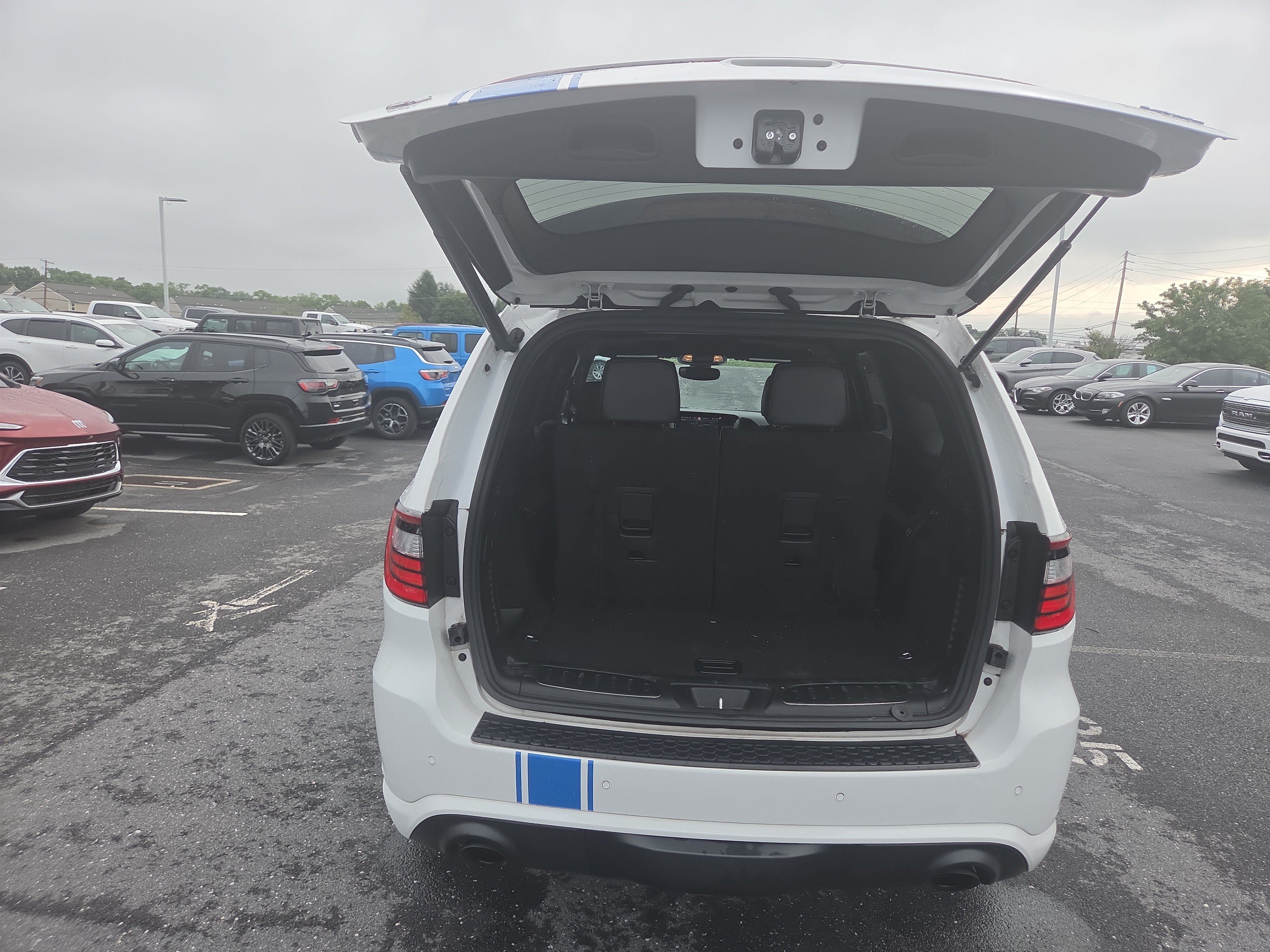 Used 2022 Dodge Durango R/T w/ Tow 'N Go Package AWD/4WD image 27