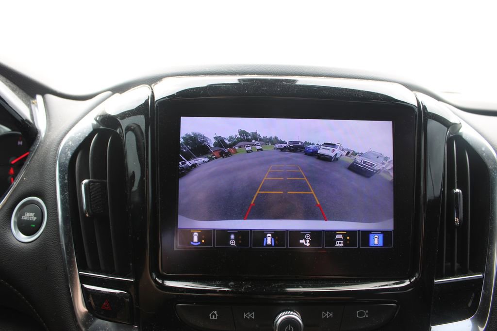 Used 2023 Chevrolet Traverse High Country AWD/4WD image 38
