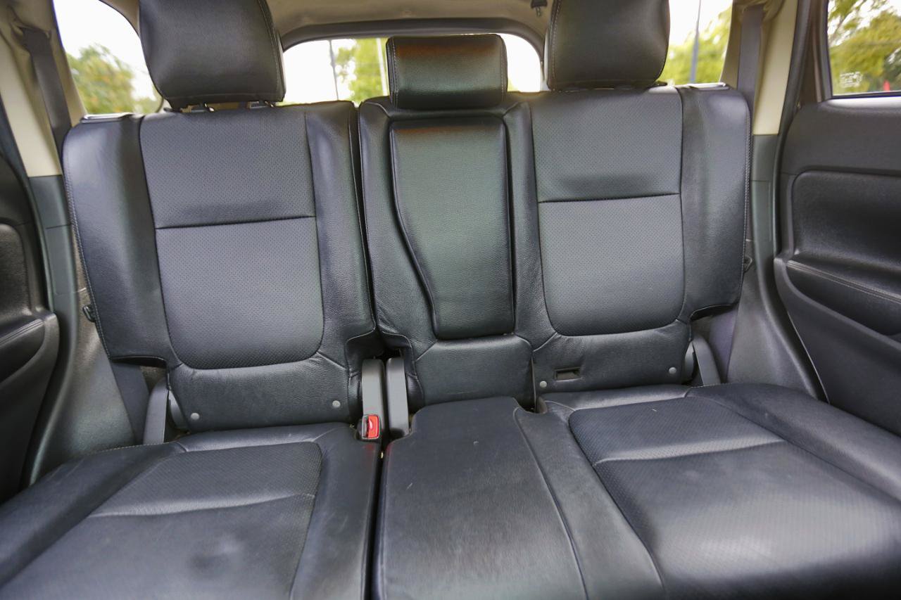 Used 2016 Mitsubishi Outlander SEL AWD/4WD image 13