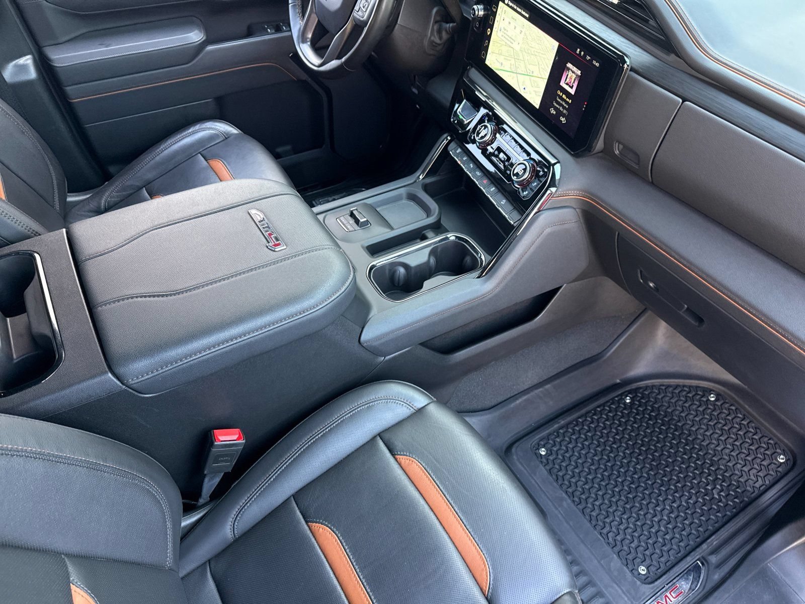 Used 2025 GMC Sierra 2500 AT4 w/ Technology Package AWD/4WD image 16