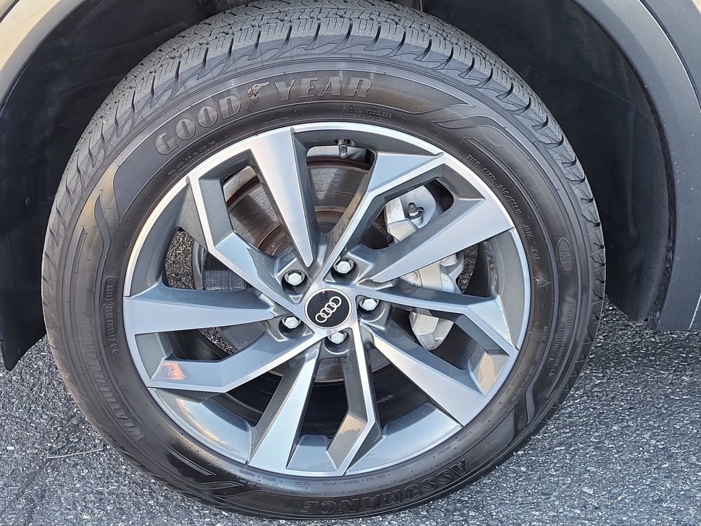 Used 2022 Audi Q5 2.0T Premium w/ Convenience Package image 21