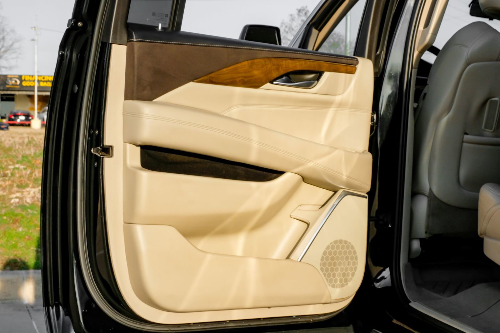 Used 2019 Cadillac Escalade ESV Premium Luxury AWD/4WD image 50