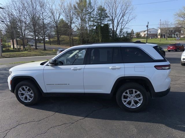 Used 2023 Jeep Grand Cherokee Limited AWD/4WD image 7