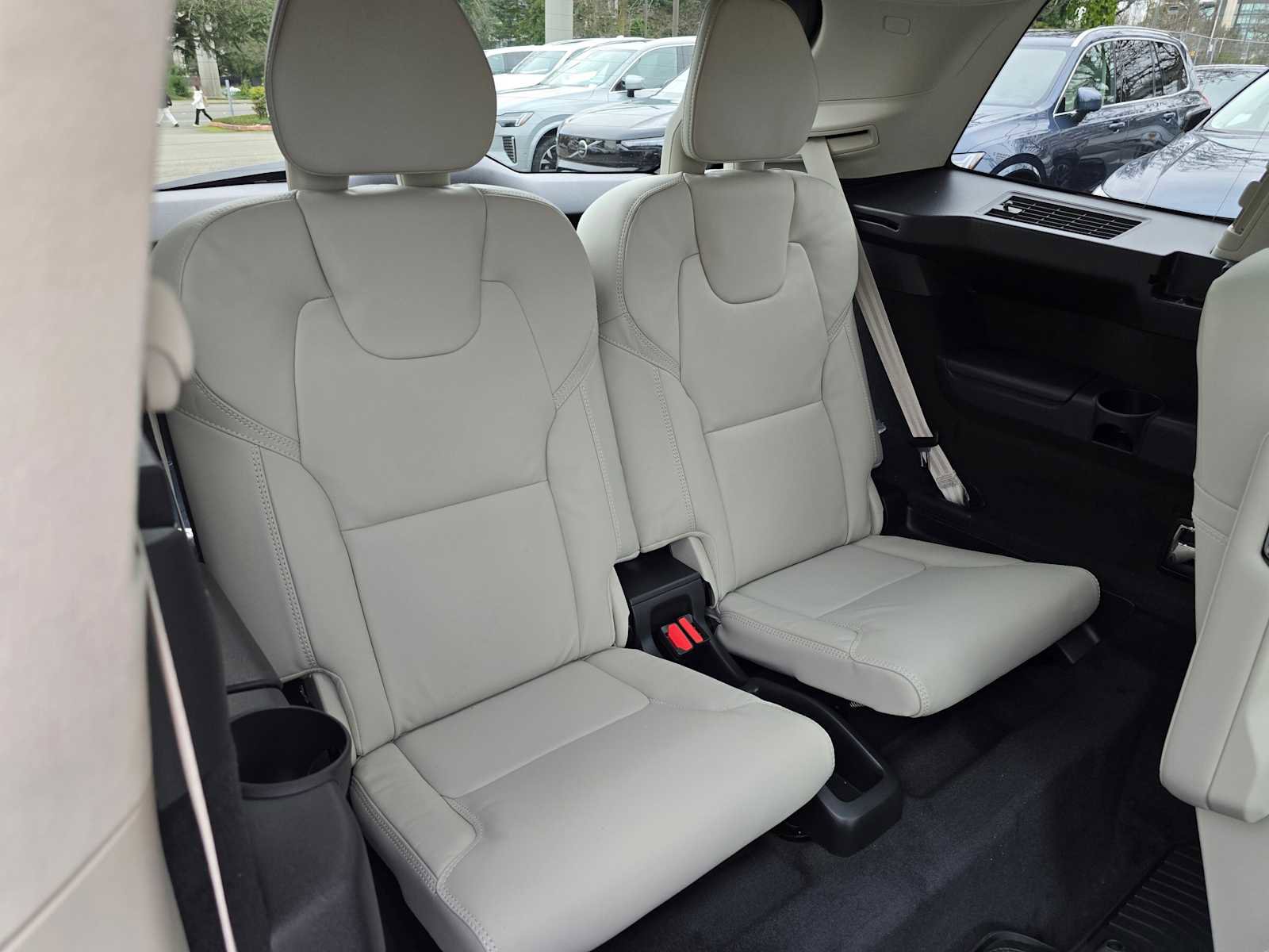 New 2026 Volvo XC90 T8 Ultra w/ Lounge Package image 13