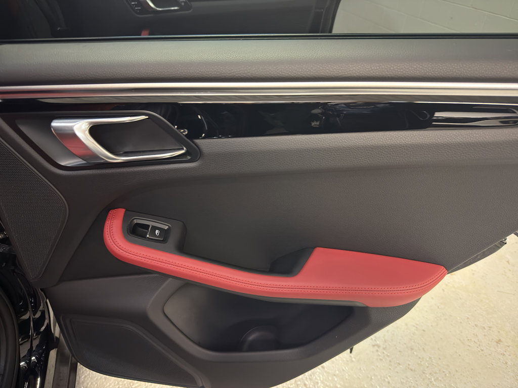 Used 2019 Porsche Macan image 26