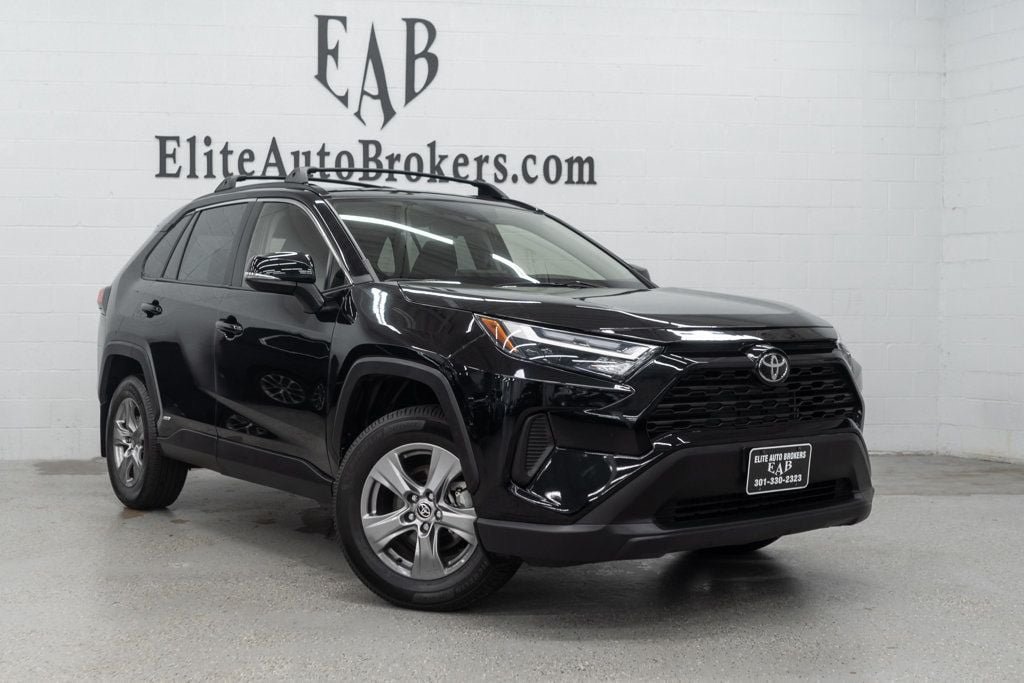 Used 2025 Toyota RAV4 XLE w/ Convenience Package AWD/4WD image 47