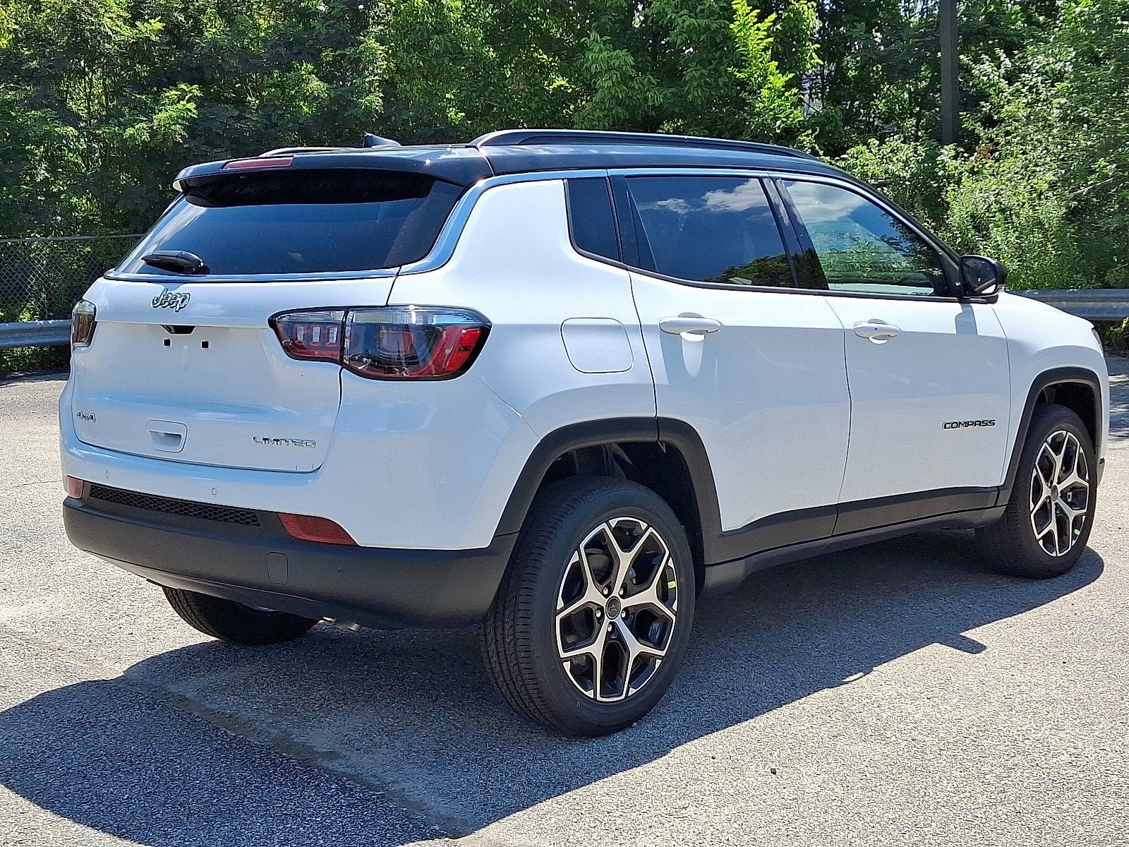 New 2026 Jeep Compass Limited w/ Sun, Sound & Navigation Group AWD/4WD image 3