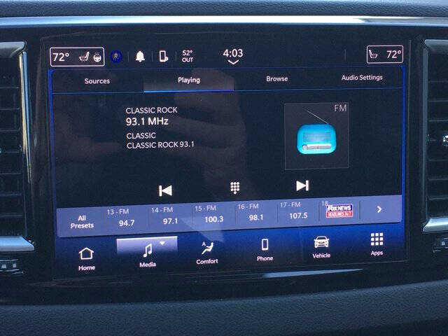 Used 2024 Chrysler Pacifica Touring-L image 20