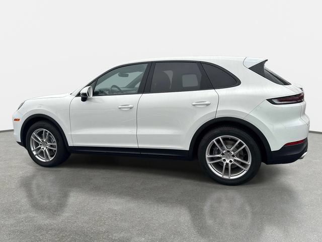 Used 2024 Porsche Cayenne w/ Premium Package AWD/4WD image 3