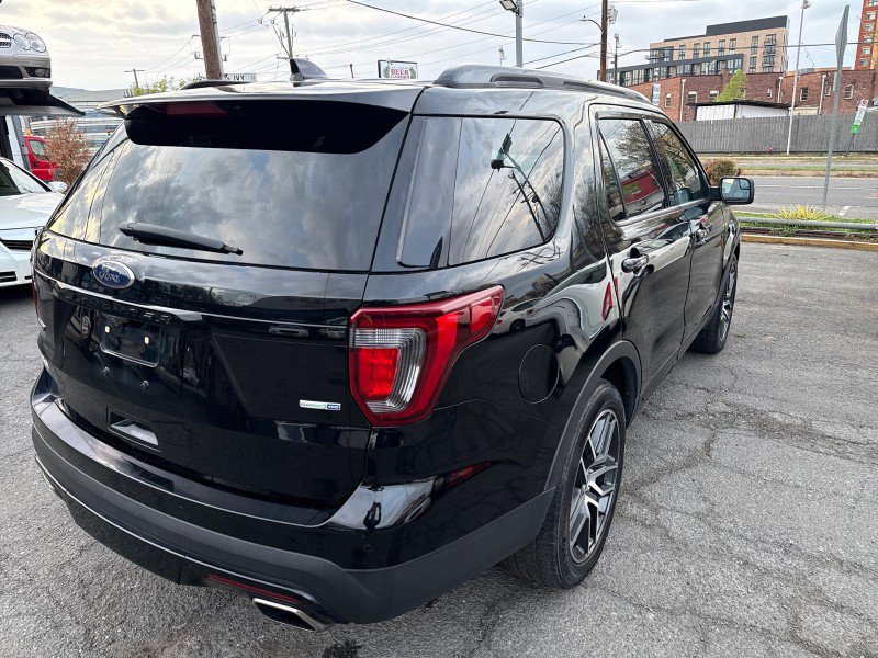 Used 2017 Ford Explorer Sport image 4
