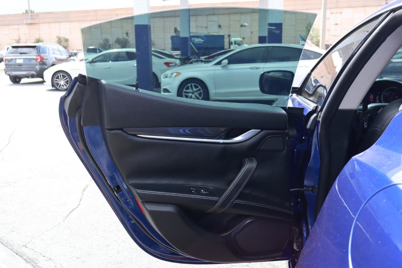 Used 2016 Maserati Ghibli RWD image 12