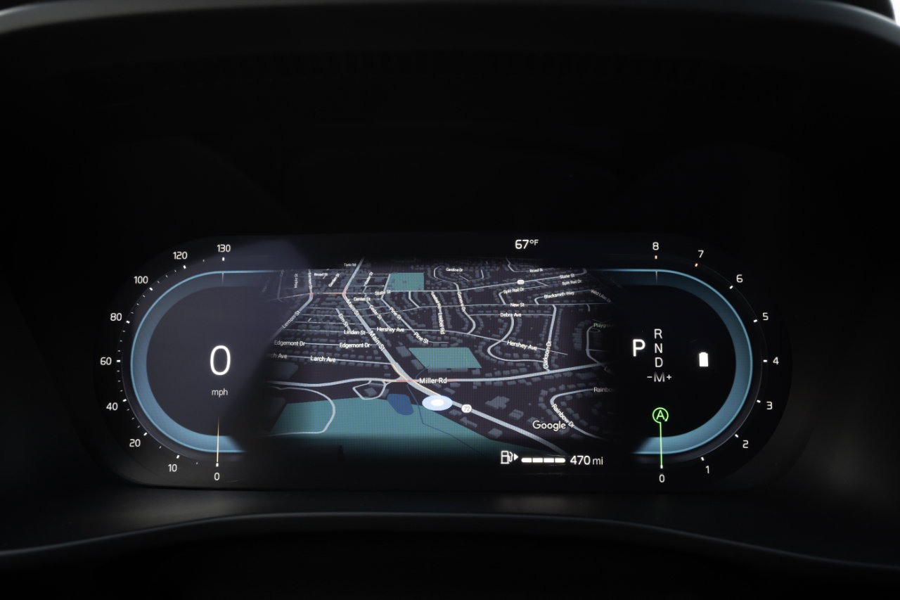 Used 2023 Volvo XC40 B5 Plus image 30