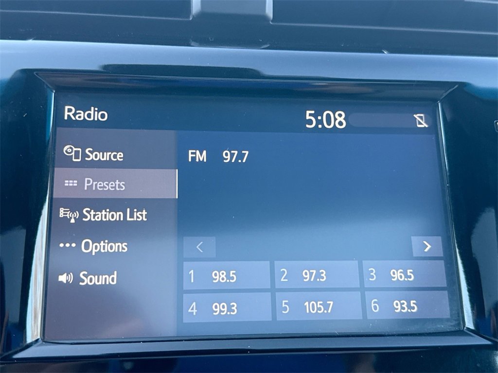 Used 2018 Toyota Camry XLE image 12