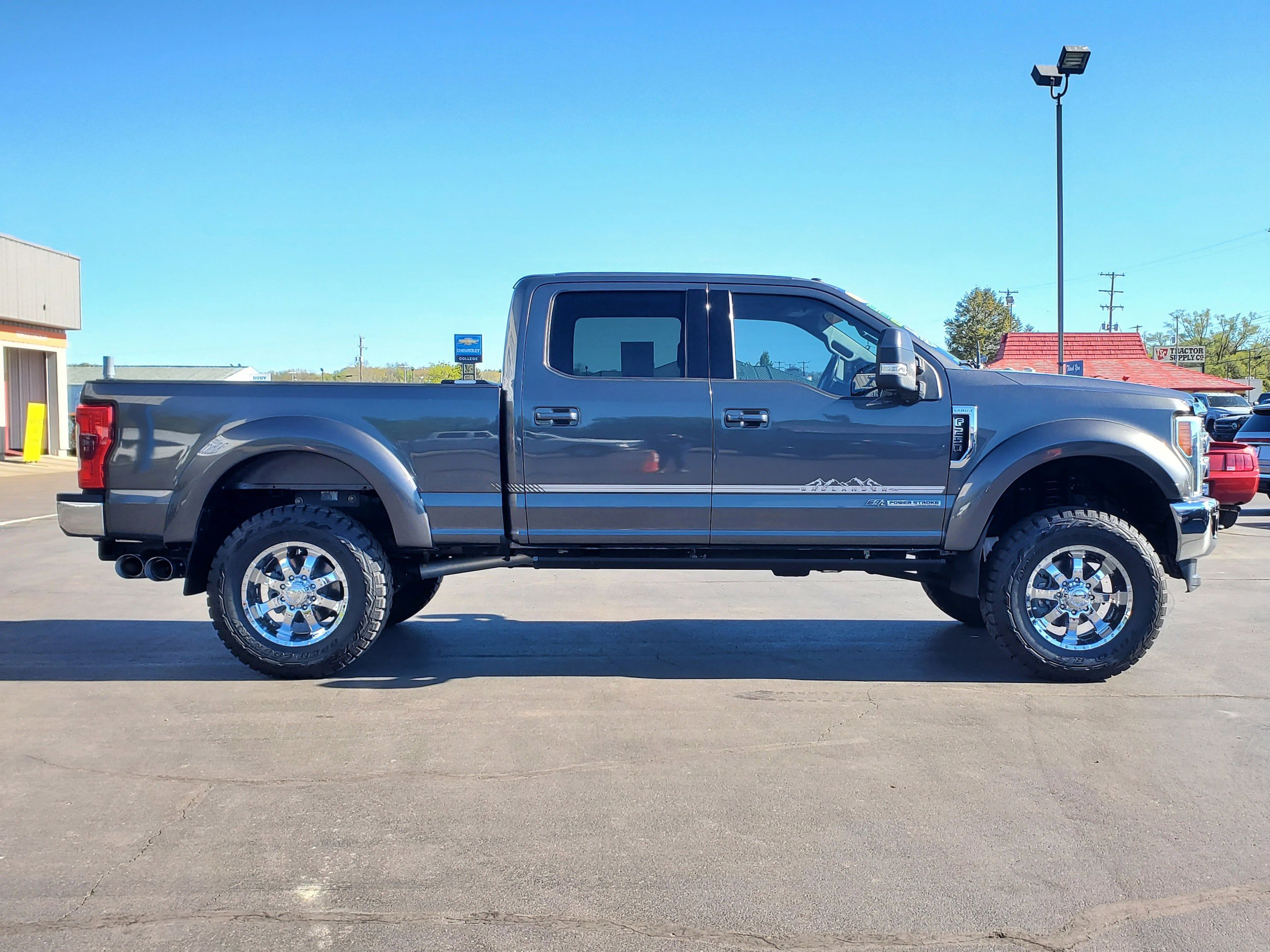 Used 2017 Ford F250 Lariat w/ Lariat Ultimate Package AWD/4WD image 5