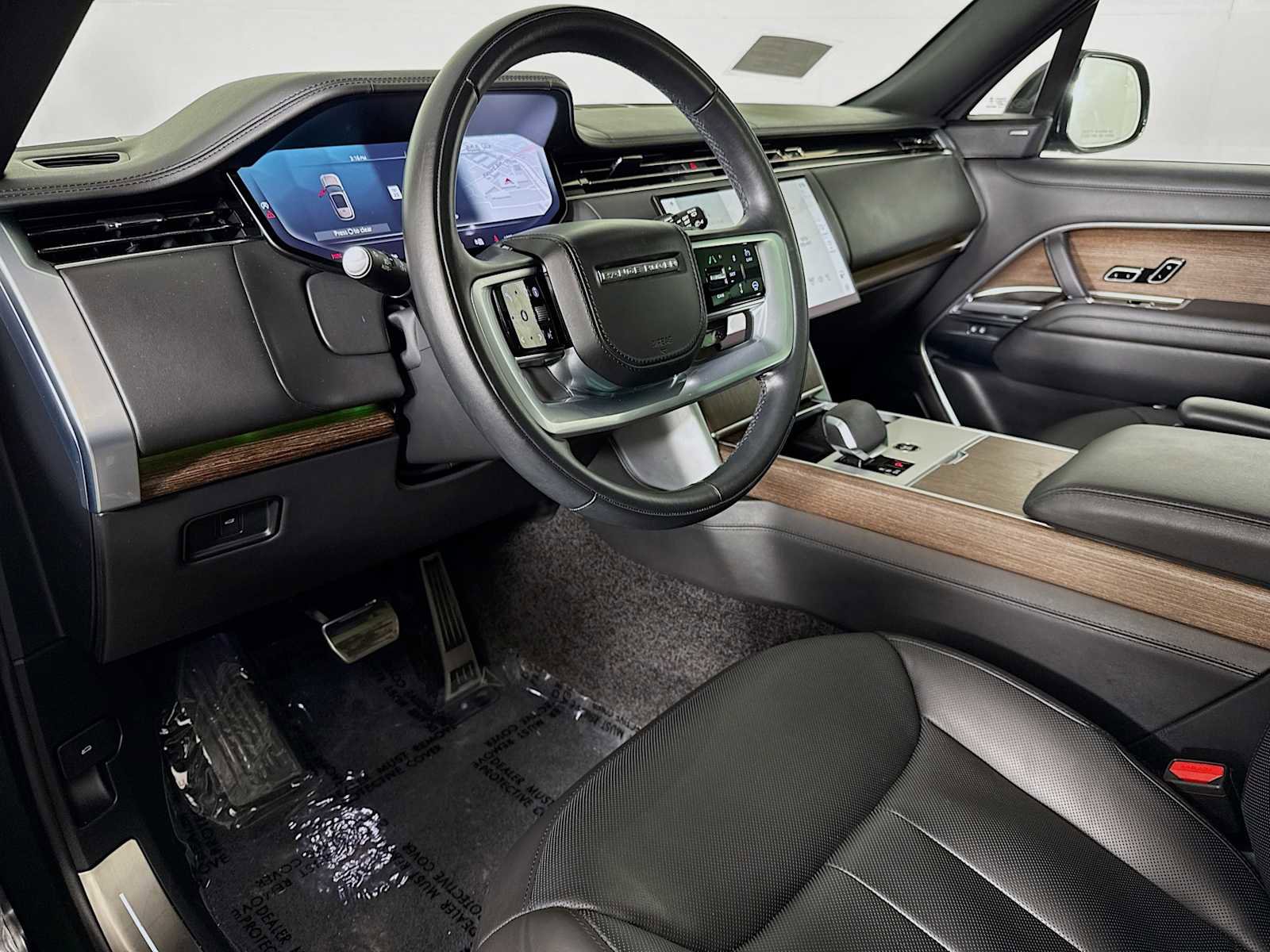 Used 2024 Land Rover Range Rover SE image 9