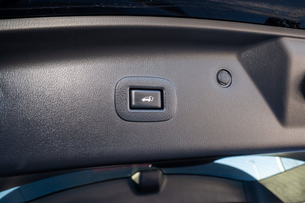 Used 2020 Nissan Armada Platinum w/ Platinum Reserve Package image 23