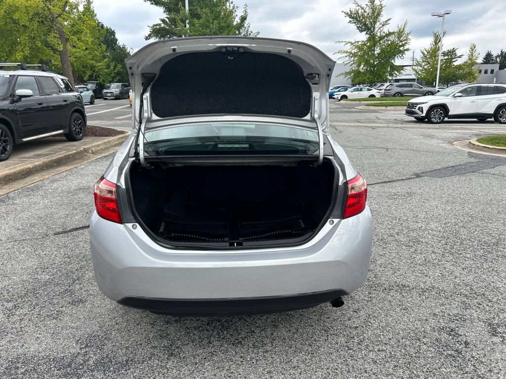 Used 2018 Toyota Corolla L FWD image 15