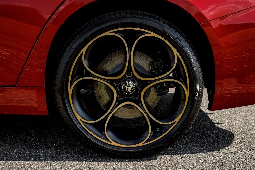 New 2025 Alfa Romeo Giulia AWD w/ Driving Assist Package image 13