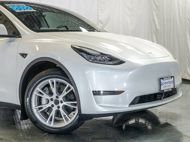 Used 2023 Tesla Model Y Long Range image 3