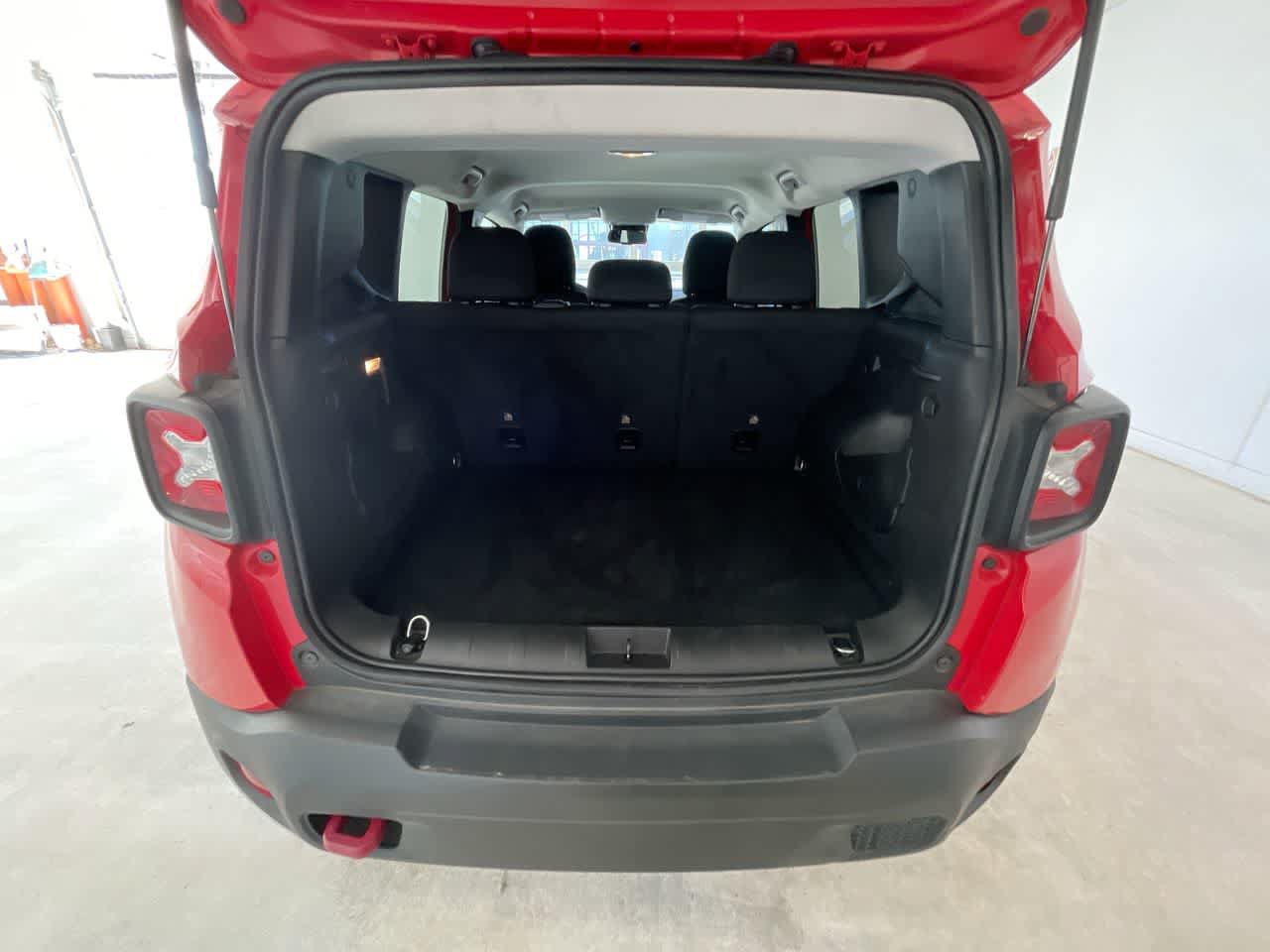 Used 2023 Jeep Renegade Trailhawk AWD/4WD image 23