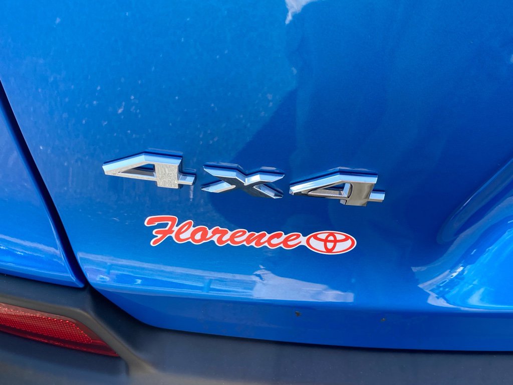 Used 2022 Jeep Cherokee Limited w/ Mopar Interior Package image 11