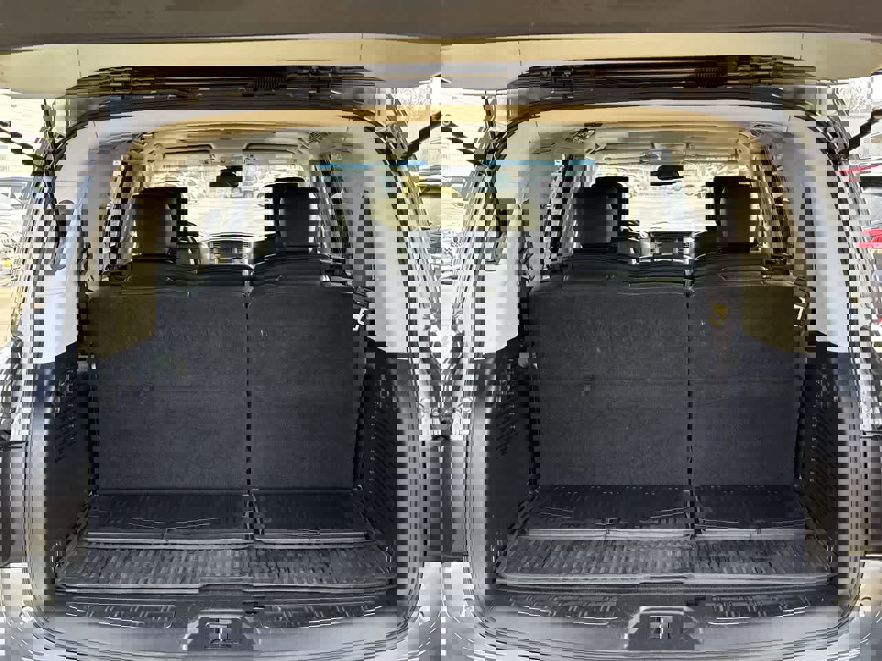 Used 2017 Nissan Armada Platinum image 33