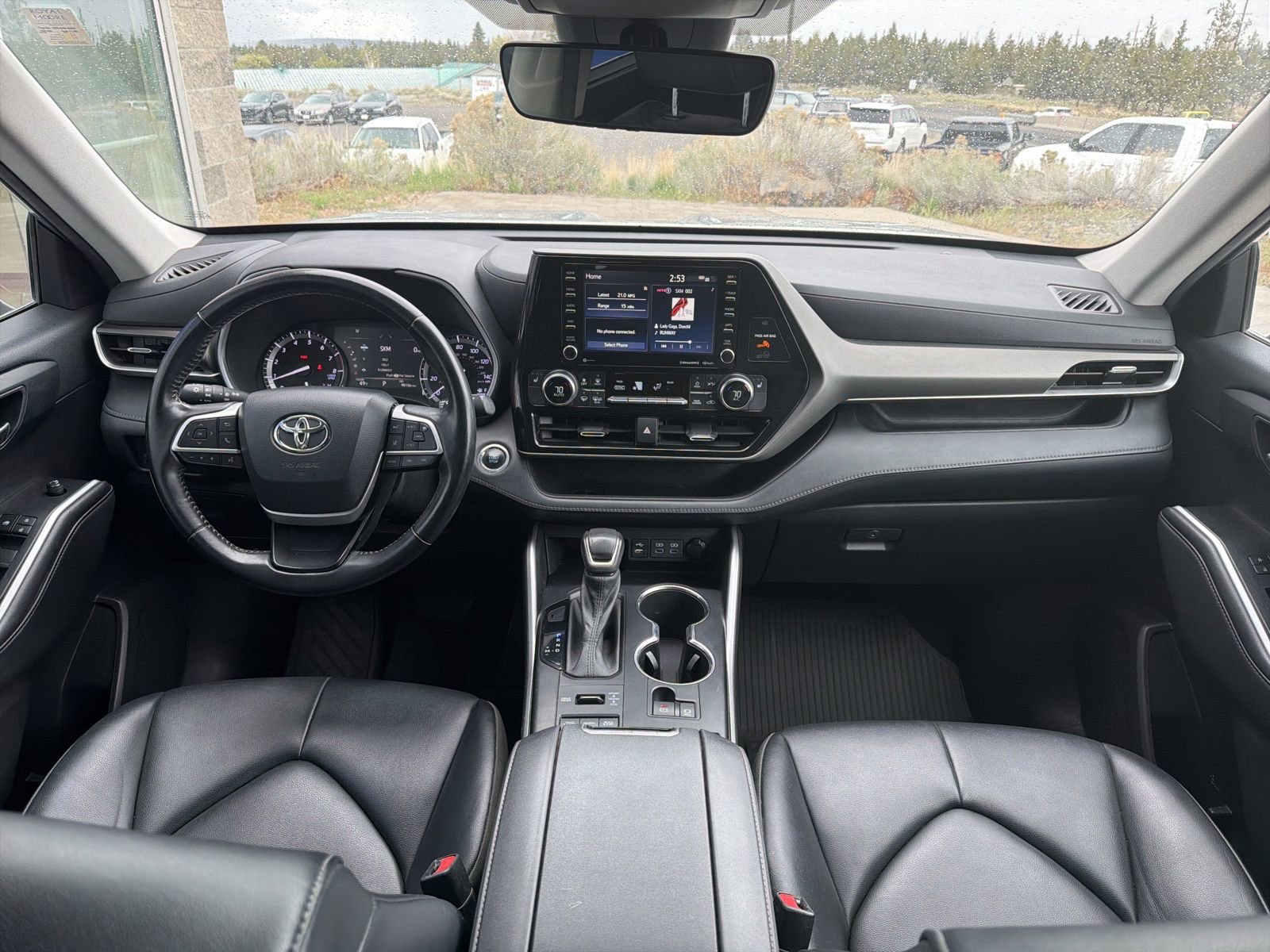 Used 2022 Toyota Highlander XLE AWD/4WD image 10