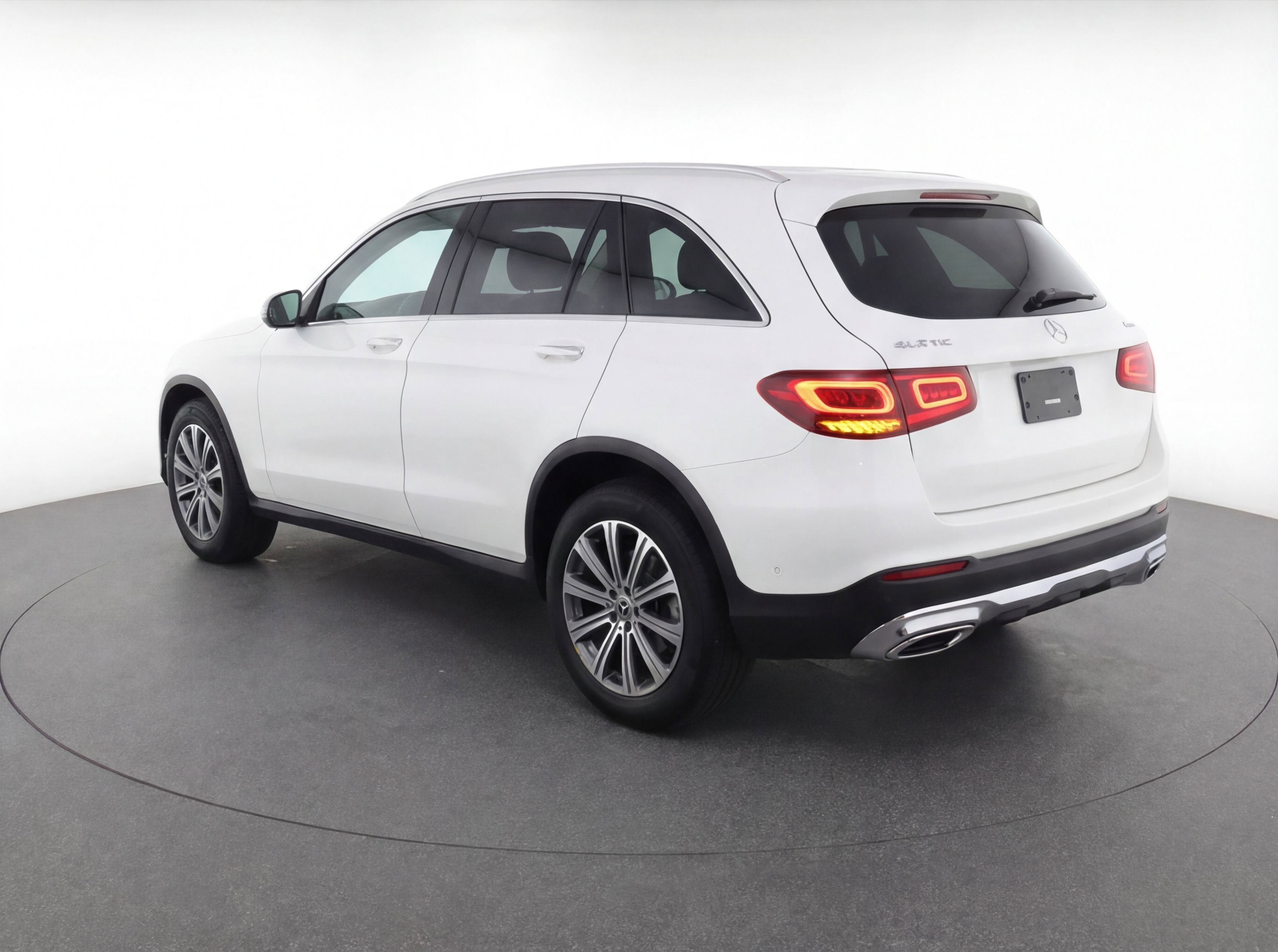 Used 2024 Mercedes-Benz GLC 300 4MATIC image 6