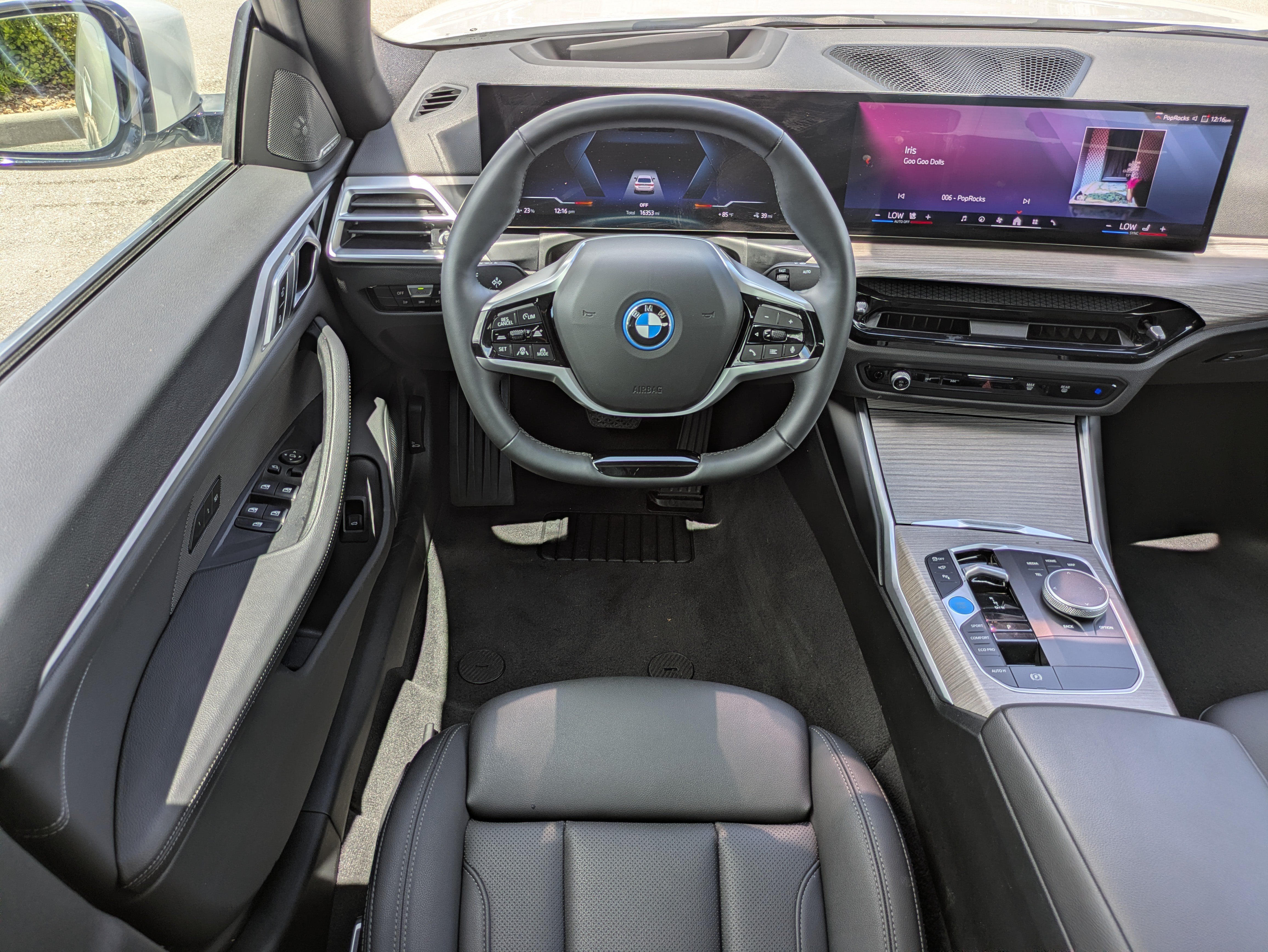 Used 2025 BMW i4 xDrive40i AWD/4WD image 15
