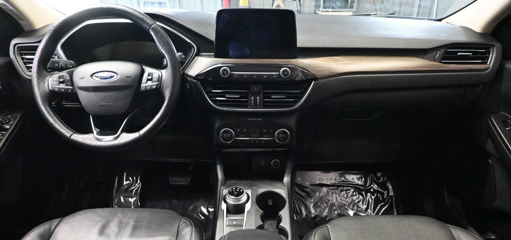 Used 2020 Ford Escape Titanium FWD image 11