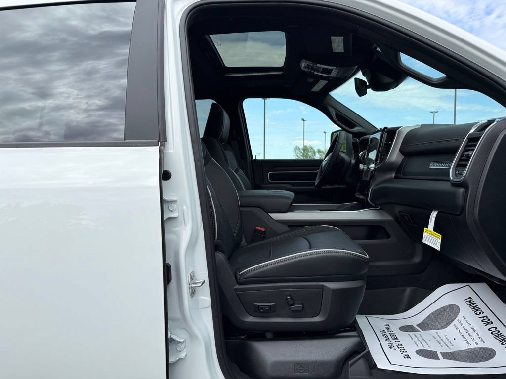 New 2026 RAM 3500 Laramie AWD/4WD image 10