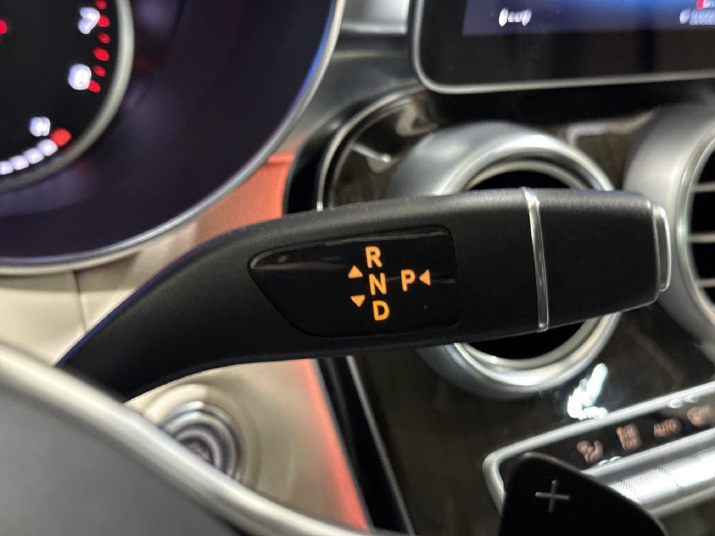 Used 2021 Mercedes-Benz GLC 300 image 17