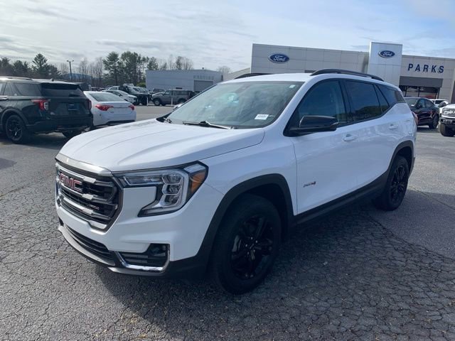 Used 2023 GMC Terrain AT4 image 4