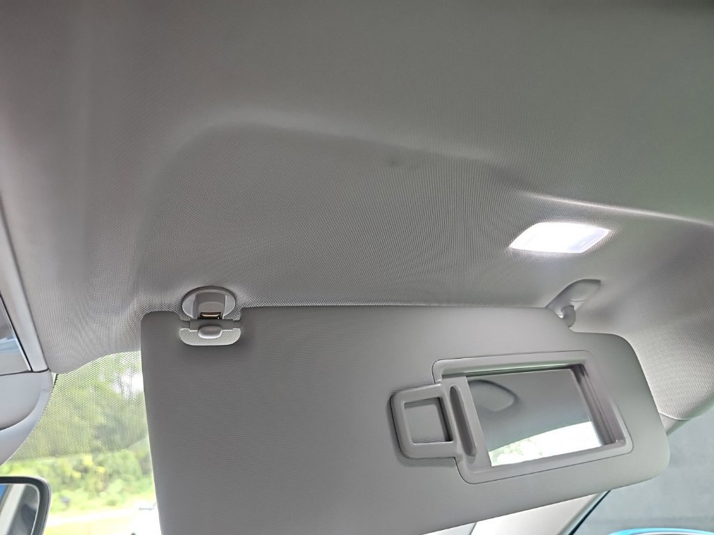 Used 2023 Volkswagen Taos SE w/ Panoramic Sunroof Package FWD image 28