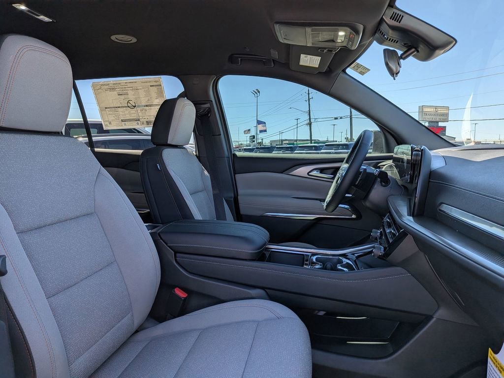 New 2026 Chevrolet Traverse LT w/ LPO, Floor Liner Package FWD image 28