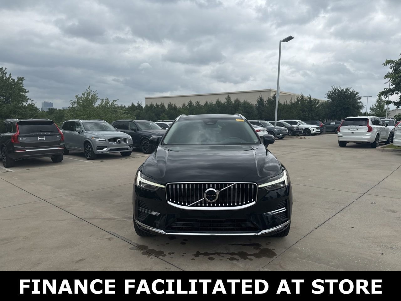 Certified 2023 Volvo XC60 B5 Ultimate image 2