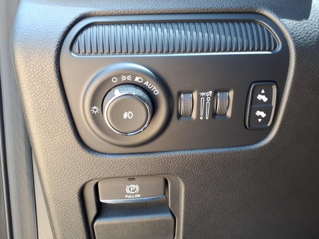 Used 2023 Jeep Wagoneer 4WD w/ Premium Group I image 21