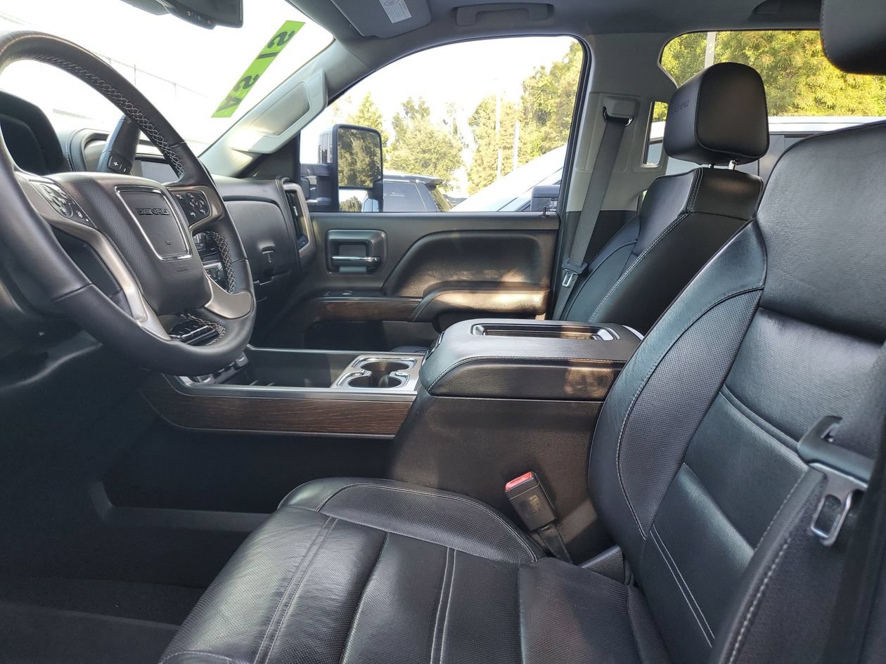 Used 2018 GMC Sierra 2500 Denali w/ Duramax Plus Package AWD/4WD image 19