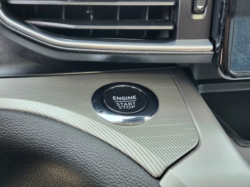 Certified 2022 Ford Explorer XLT w/ Equipment Group 202A image 26