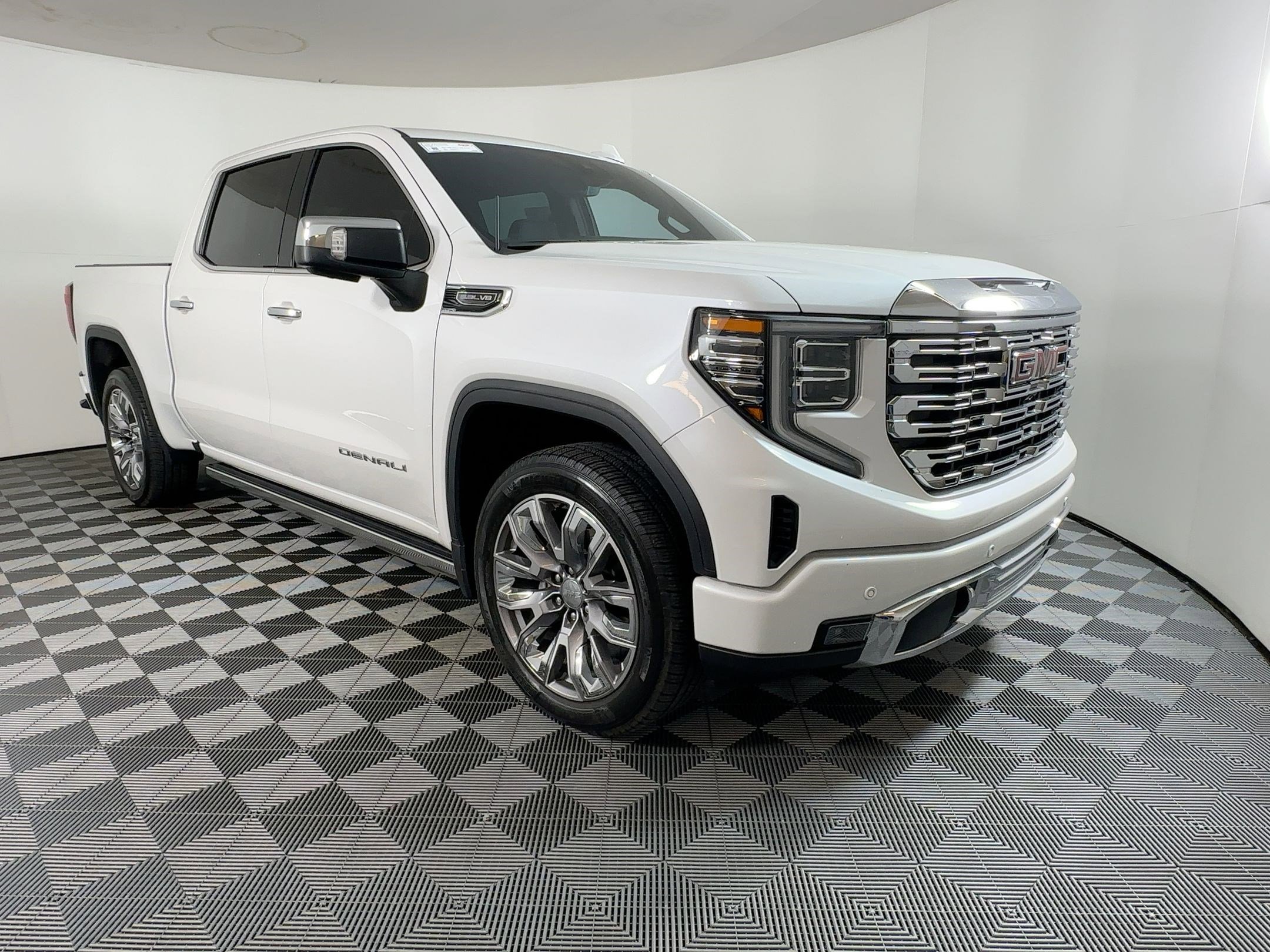 Used 2024 GMC Sierra 1500 Denali w/ Denali Reserve Package image 5