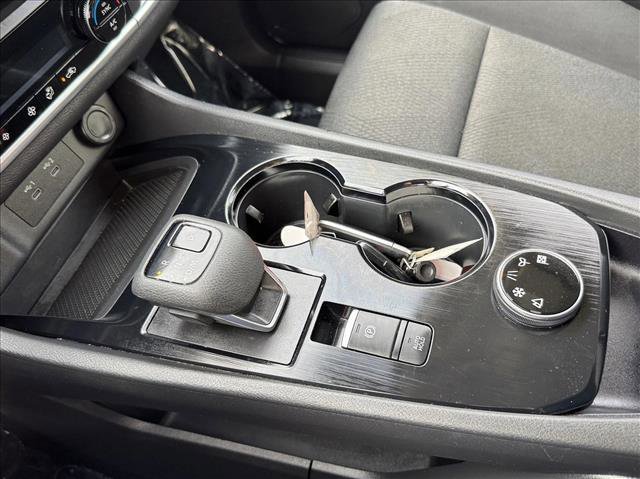 Used 2024 Nissan Rogue SV AWD/4WD image 15