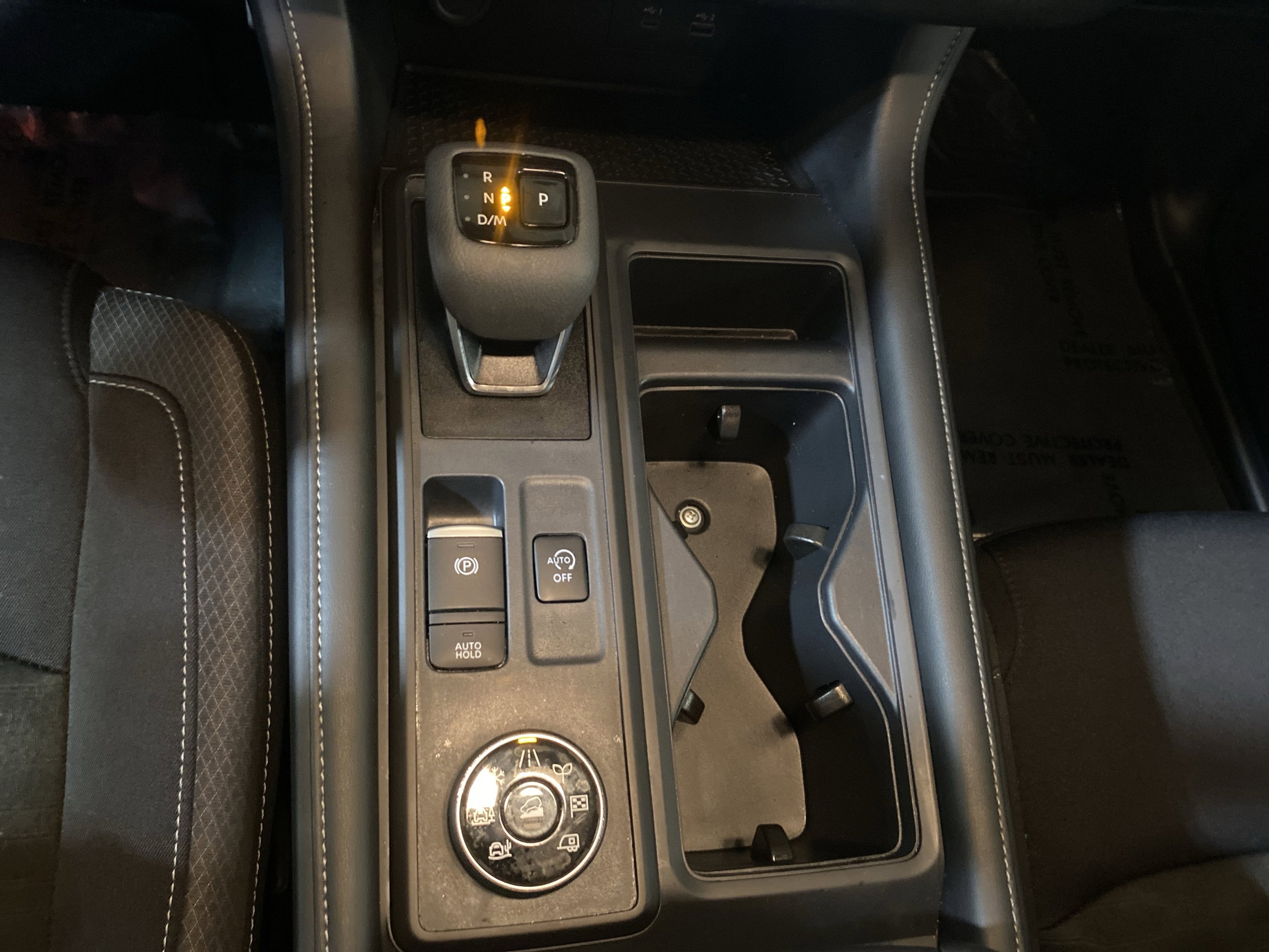 Used 2024 Nissan Pathfinder S image 21