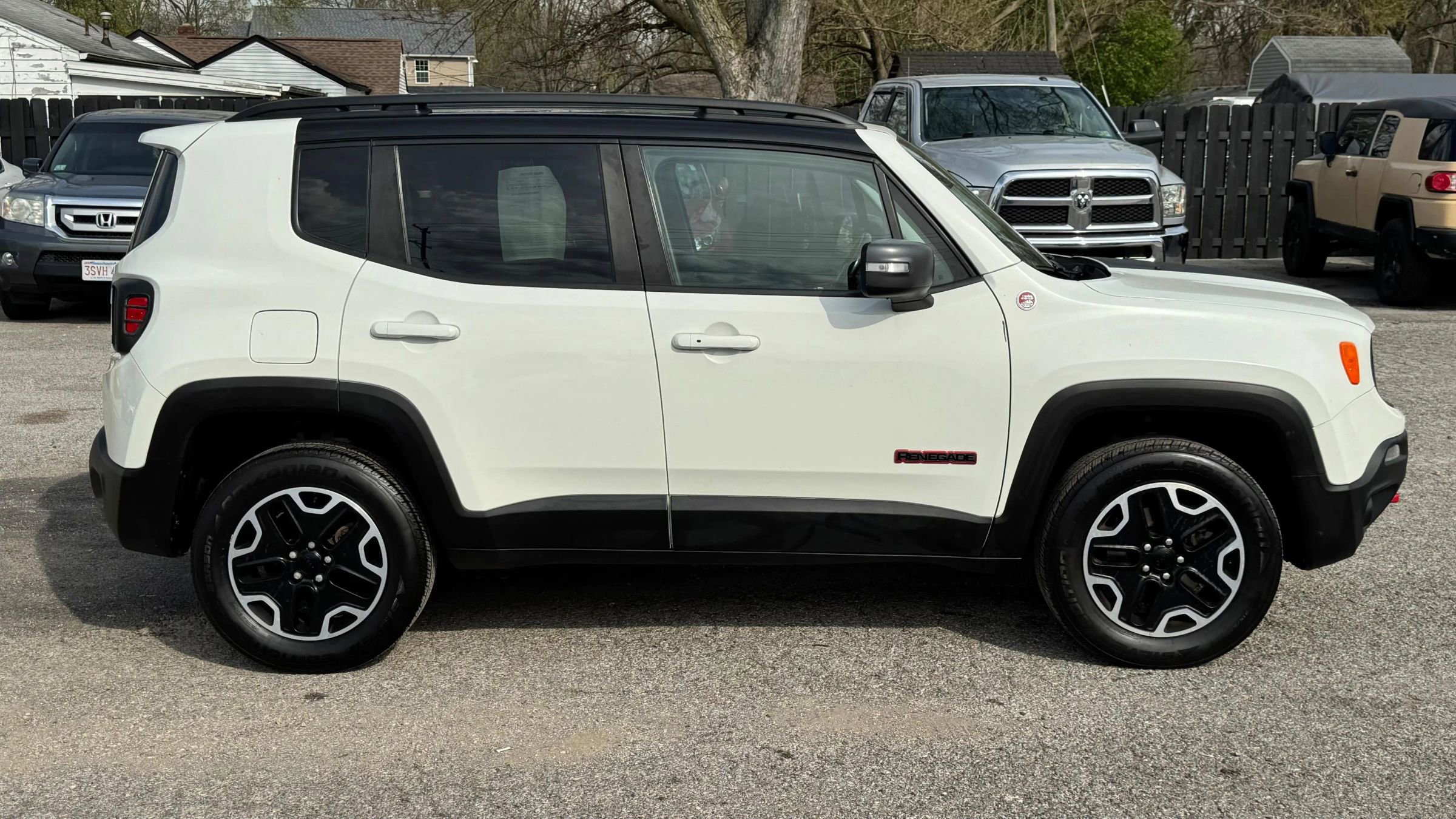 Used 2016 Jeep Renegade Trailhawk AWD/4WD image 6