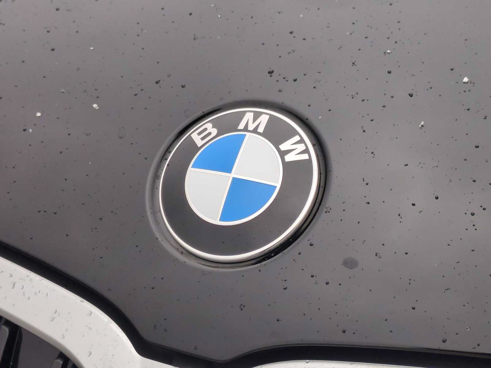 New 2026 BMW 330i xDrive Sedan w/ Premium Package AWD/4WD image 12