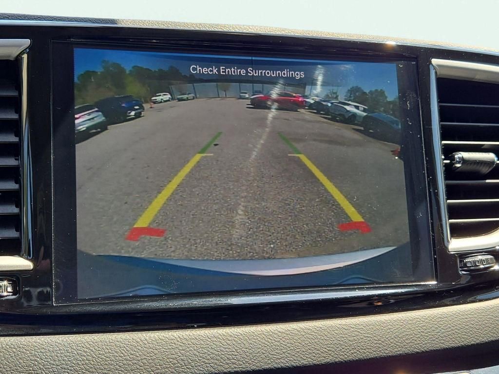 Used 2023 Chrysler Pacifica Touring-L image 27