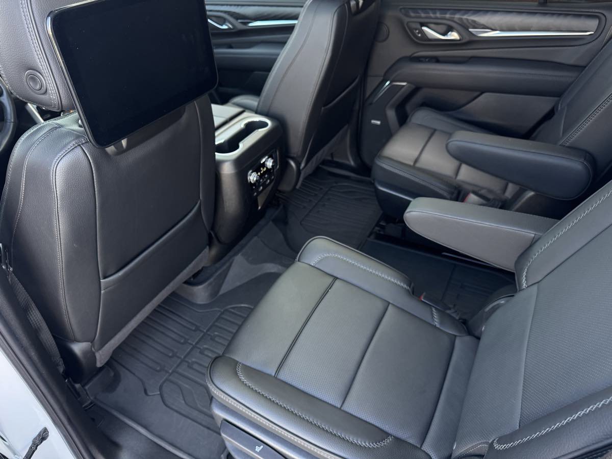 Used 2024 GMC Yukon Denali w/ Advanced Technology Package image 19