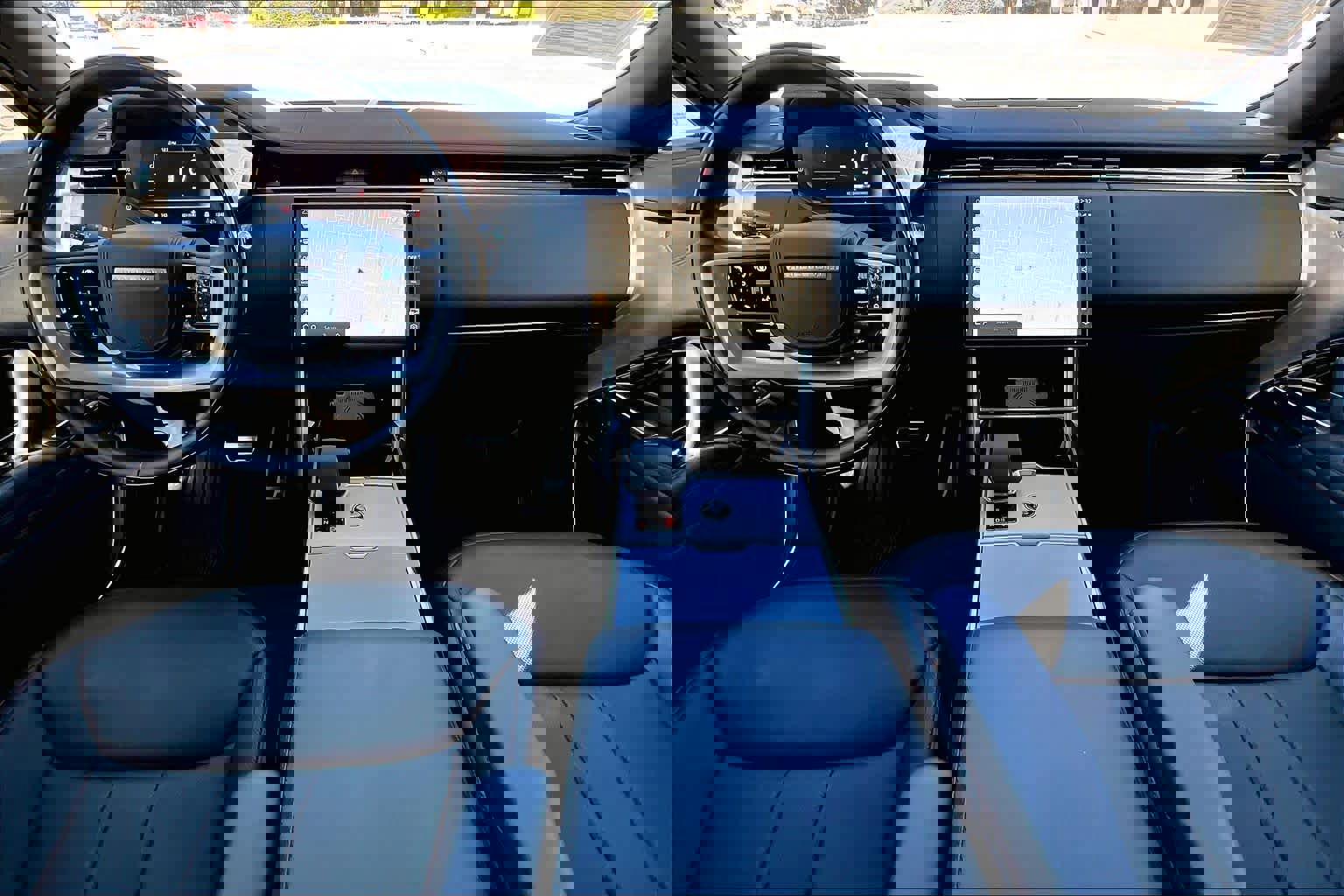 Used 2024 Land Rover Range Rover SE image 15