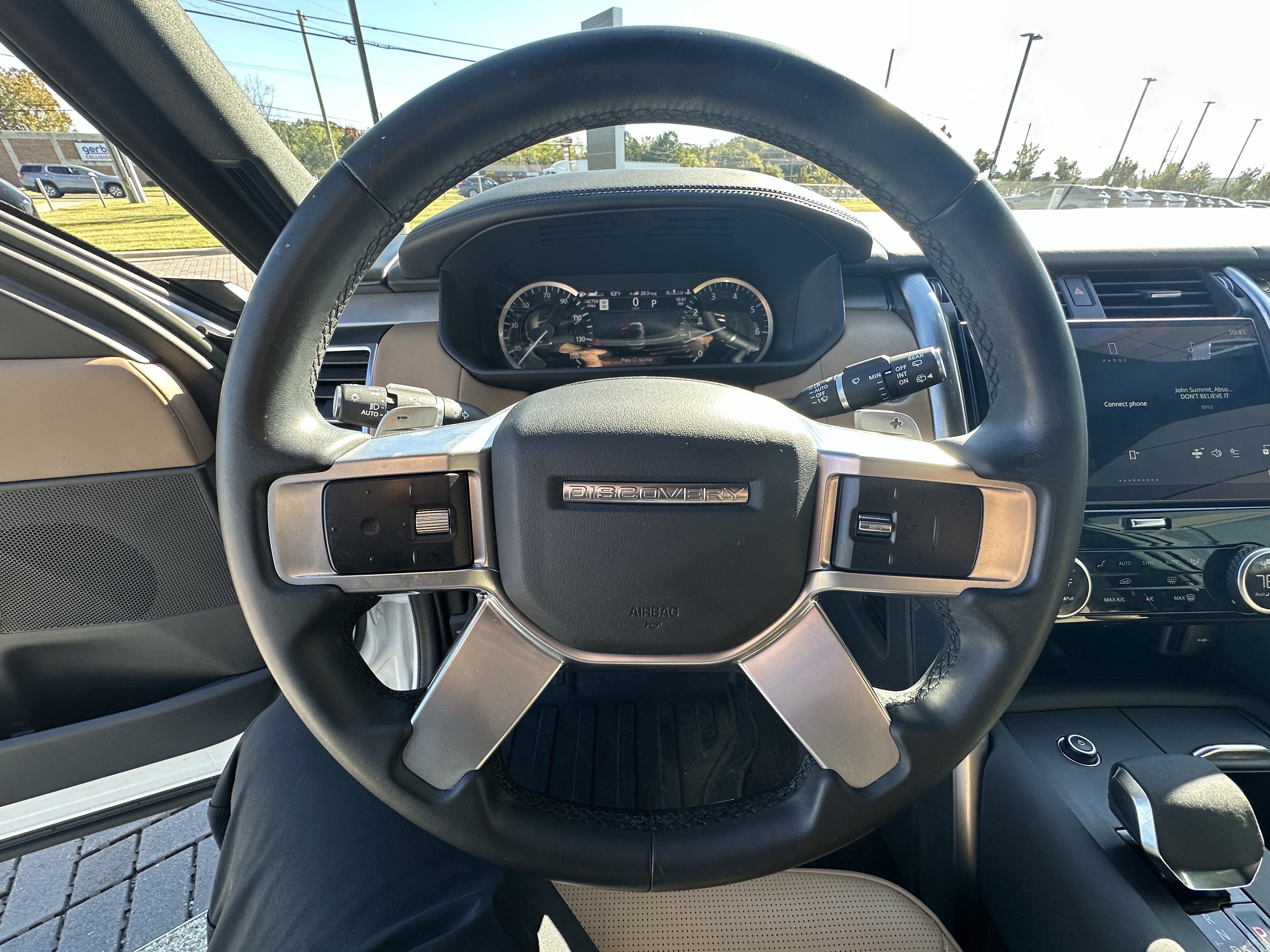 Certified 2023 Land Rover Discovery S R-Dynamic AWD/4WD image 18